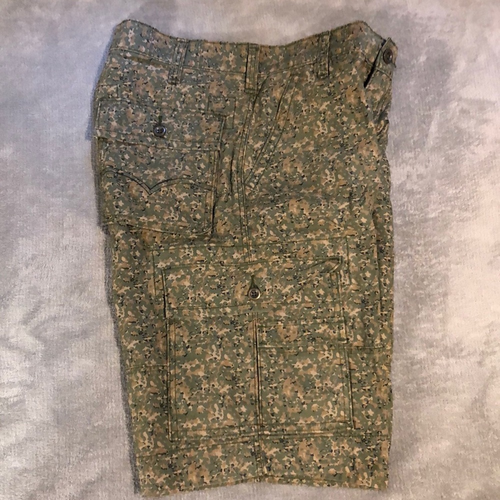 Levi cargo shorts
